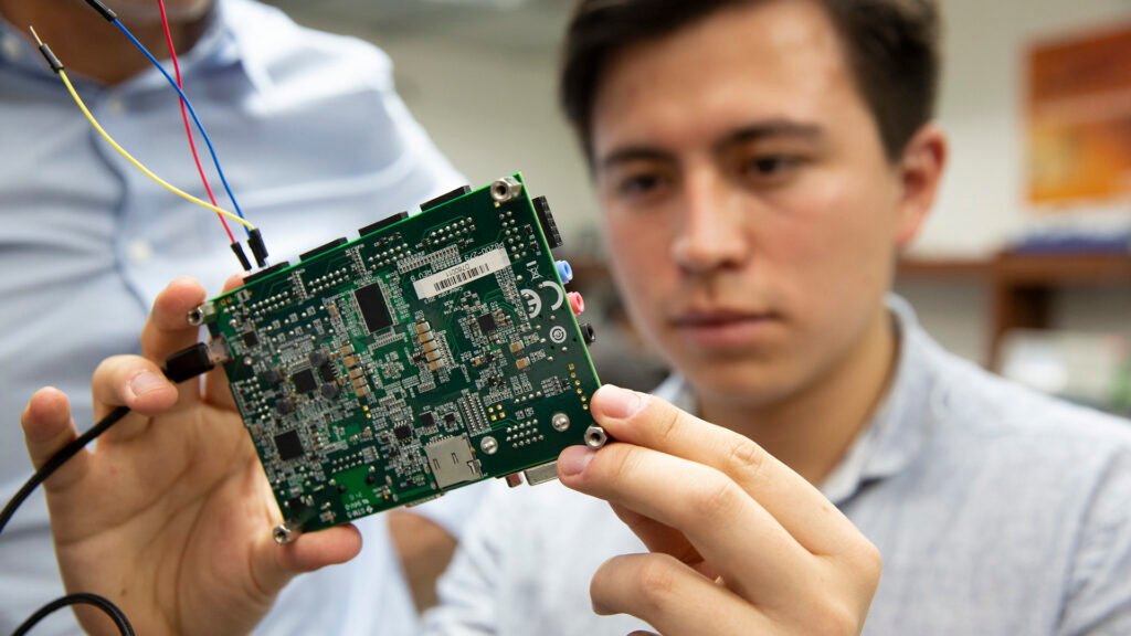 Cómo Automatizar un Negocio con IA en Ecuador: Fundamentos Esenciales