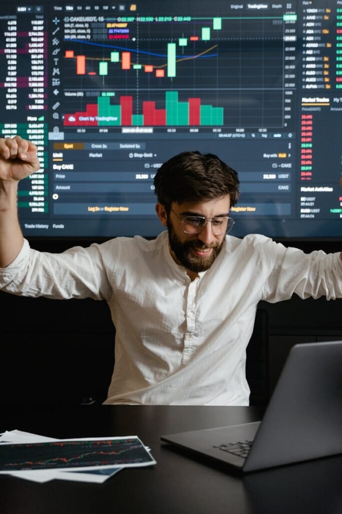 Cómo montar tu oficina de trading por menos de $500: Guía de Presupuesto para Principiantes Cómo montar tu oficina de trading por menos de $500: Guía de Presupuesto para Principiantes