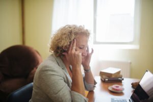 94% de los emprendedores latinoamericanos ha tenido un problema de salud mental: la cara oculta del ‘grind’